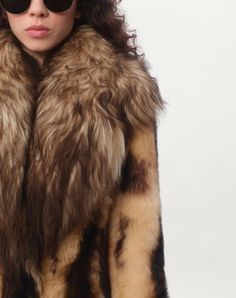 Shearling Coat - Contrasting shearling detail on cuffs and neckline - Front hook-and-eye fastening - Shearling - Habotai lining (100% Silk) - Length: 94 cm / 37 in. from the shoulders in an Italian size 40 - Sleeve length: 78 cm / 30.7 in. from the centre back in an Italian size 40 - The model is 176 cm / 5'9" tall and wears an Italian size 40 - Made in Italy The look of the model is completed by a Valentino Garavani Quiltie 67 Bag and Valentino Garavani Ladycrush Shoes. Coat For Woman, Studded Sneakers, Oxford Sneakers, Belt Jewelry, Shearling Coat, Boot Accessories, Beige Brown, Hair Jewelry, Valentino Garavani