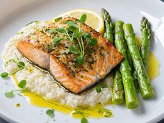 salmon and asparagus on rice with lemon sauce