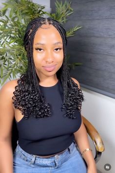 How To Style Cornrow Rasta Braids, Short Curl Braid Hairstyles, Short Curly Knotless Braids Hairstyles, Retro Braid Hairstyles, Braids For Hot Weather, Short Notlessbox Braids, Braids In The Front Plaits In The Back, Short Medium Box Braids With Curly Ends, Knotless Box Braids Medium Short