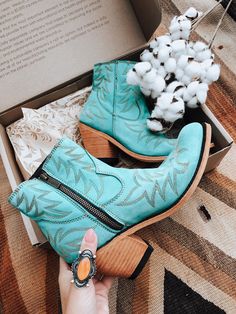 Punchy Shoes, Cowboy Booties Outfit, Summer Boot, Liberty Black Boots, Clothing Aesthetics, Buckle Bunny, Boots Diy, Boutique Hub, Western Glam