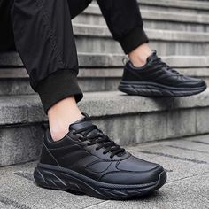 Men's #black sport shoe #sneakers plain & pattern accents design. Nike Shoes Girls Kids, Black Trainer, Mens Fashion Casual Shoes, Running Shoes Women, Mens Fashion Wedding, Mens Fashion Casual Winter, Mens Fashion Rugged