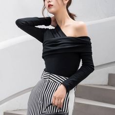 Off Shoulder Asymmetric Long Sleeve Black Top T-ShirtSIZE



S:Bust:72cm,Waist:60cm,Sleeve length:44-55cm,Length:60cm



M:Bust:76cm,Waist:64cm,Sleeve length:45-56cm,Length:61cm



L:Bust:80cm,Waist:68cm,Sleeve length:46-57cm,Length:62cm



Note: 1 inch = 2.54 cm, 1 cm = 0.39 inch



note: measurement by hands allow 2-3cm errors which is normal Long Sleeve Fashion, Off Shoulder Shirt, Shirts Women Fashion, Sleeve Fashion, Black Long Sleeve Top, Style Noir, Asymmetrical Tops, Fashion Black, Shoulder Shirts