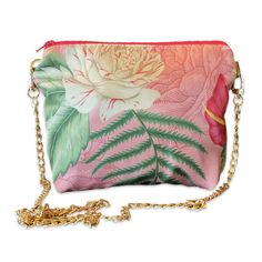 Vintage Finds Exclusively Ours. Our Vintage Gucci Scarf Crossbody Bags Are Sustainably Sourced, Locally Made With A History And Story To Be Told. Reimagined From The World’s Finest Collection Of Vintage Luxury Scarves, Our Crossbody Bag Is The Ultimate Accessory For Your On-The-Go Lifestyle. Limited Editions, Perfectly Sized To Stash All Your Essentials In A Zippered Bag With A Gold-Tone Removable Crossbody Chain. Created In A Limited Edition Of 5 Pieces Worldwide. Each Piece Is Unique Due To Pr Gallery Jewelry, Geometric Nature, Gucci Scarf, Zippered Bag, Luxury Scarves, Technology Fashion, Vintage Silk Scarf, Scarf Design, Floral Style