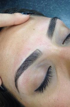 Makeup Hooded Eyes, Eyebrow Tutorial Shaping, Eyebrows Done, Eyebrows On Fleek, Brows On Fleek, Beauty Make-up, Perfect Eyebrows