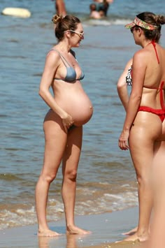 Candice Swanepoel Candice Swanepoel Pregnant, Pretty Pregnant, Candice Swanepoel, Pregnant Belly, Beach Time, Perfect Woman, Slim Waist, Pregnancy Photos, Fitness Motivation