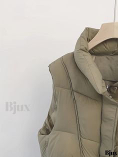 Bjux - Chic Sleeveless Vest Jacket with Stand Collar for Women - Ideal Winter Outerwear Sleeveless Vest Jacket, Collar For Women, Winter Outerwear, Pocket Pattern, Collars For Women, Sleeveless Vest, Types Of Collars, Stand Collar, Polyester Material