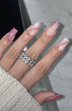 Christmas Nail Designs Acrylic, Pink Sparkly Nails, Christmas Nails Glitter, Fingernail Ideas, Xmas Nail Designs, Nail Art Noel, New Years Nail Designs, Winter Nails Acrylic, Christmas Nails Easy