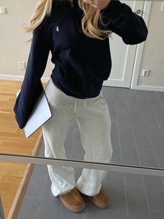 Comfy Coastal Outfits, Switzerland Fits, Mom Outfit, College Fits, Uni Life, Uni Outfits, Winter Fit