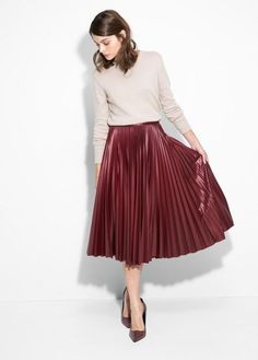 Follow for more Cute Christmas Outfits, Midi Skirt Outfit, Pleated Midi Skirt, Women Skirts Midi, Modest Outfits, Skirt Outfits