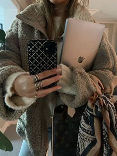 Scandinavian School Aesthetic, Travel Nails, Stockholm Style, Autumn Fits, Ideas Outfit, Winter Fits, Fashion Mistakes, Cozy Fall