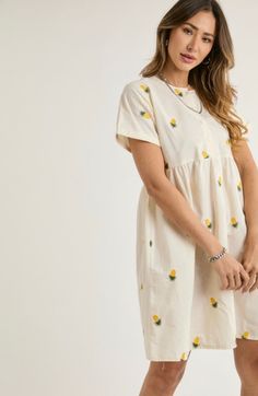 Super cute pineapple embroidered cream dress. Button up short sleeve midi dress. Sleeves are cuffed giving it a stylish edge. Sizes: small, medium, large Sizing stick to your normal size Midi Dress Sleeves, Lemon Embroidery, Embroidered Pineapple, Pineapple Dress, Dress Sleeves, Cute Pineapple, Short Sleeve Midi Dress, Timeless Dress, Midi Short Sleeve Dress