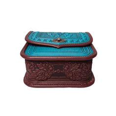 Introducing our Turquoise and Bordo Crossbody Purse, a stylish leather shoulder bag designed for women who appreciate both fashion and functionality. This purse features one main section and a small pocket for your mobile phone, along with a button to securely fix your keys, ensuring easy organization and quick access to your belongings. The adjustable shoulder strap offers a length range of 47.2 to 31.5 inches (120 to 80 cm), providing comfort whether worn as a shoulder bag or a backpack. Addit Turquoise Crossbody Shoulder Bag With Removable Pouch, Blue Rectangular Case Shoulder Bag For Gift, Turquoise Pouch Shoulder Bag For Travel, Blue Everyday Rectangular Shoulder Bag, Turquoise Satchel Shoulder Bag With Removable Pouch, Turquoise Rectangular Shoulder Bag, Turquoise Rectangular Shoulder Bag With Removable Pouch, Turquoise Leather Shoulder Bag For Travel, Turquoise Leather Shoulder Bag