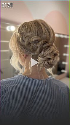 ✓ Curly Chic Fashionable Medium-Length Hairstyles That Define Your Style homecoming hair short, homecoming hairstyles short hair, homecoming hair medium length..! Bridesmaid Hair Inspo, Really Curly Hair, Curly Wedding Hair, Braided Prom Hair, Bangs Curly, Prom Hairstyles For Long Hair