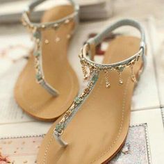 simple sandal Coral Sandals, Indian Shoes, Adorable Outfits, 3 Shoes, Pretty Stuff