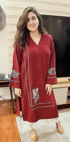 Pakistani Daily Wear Suits, Black Pakistani Suit, Couples Quotes, Flower Machine Embroidery Designs, Pakistani Suit, Lawn Suit, Trendy Shirt Designs, Kurti Design, Casual Wear Dress