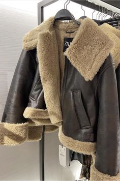 New York Outfits, Fur Leather Jacket, Clothing Staples, Everyday Fashion Outfits, Bride Clothes, Brown Coat, Clean Girl, Edgy Outfits, Lookbook Outfits