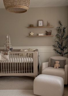 Nursery Details, Modern Baby Room, Small Baby Room, Changing Basket, Nursing Room, Cozy Baby Room, Room Neutral, Baby Nursery Inspiration, Baby Room Neutral