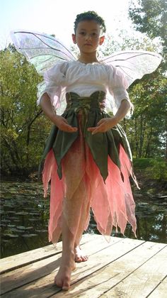 love the corset look on this fairy costume. Fairy Clothing, Faerie Costume, Fairy Pattern, Baby Kostüm, Fairy Festival, Fairy Skirt, Fairy Dresses, Fairy Clothes, Woodland Fairy