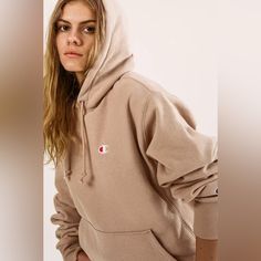 Oversized Hoodie Sweatshirt (Size Small, But Oversized Fit) Super Comfy Weave Cotton Fleece New Without Tags, Originally Bought From Urban Trendy Hoodies, Oversized Graphic Tee, Champion Sweatshirt, Champion Hoodie, Hoodie Outfit, Classic Logo, Boyfriend Fit, Oversize Hoodie, Fleece Hoodie