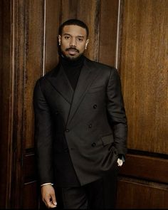 Simple and clean🥶 Black Men Suits, Black Kings, Prom Suits For Men, Black Suit Men, Classy Suits, Classy Outfits Men, Black Men Fashion Swag, Michael B Jordan, Dress Suits For Men