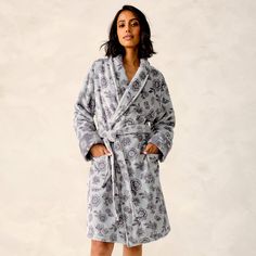 Experience the epitome of comfort and relaxation with our Terry Robe - the perfect way to unwind after a long day or start your morning in style. Whether you're curling up with a book, enjoying your morning coffee or pampering yourself with a spa day at home, our robe provides the ultimate comfort experience. Vera Bradley Robe in Bubbly Flowers Oyster Mushroom Gray Small/Medium Terry Robe, Oyster Mushroom, Fleece Patterns, Checked Luggage, Spa Day At Home, Backpack Lunch Bag, Duffel Bag Backpack, Belt Purse, Stocking Stuffer Gifts