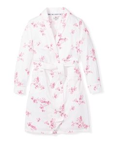 This delicate, vintage print evokes memories of spring mornings and the roses climbing up the arbors. This elegant robe is the perfect addition to our collection. The classic, delicate hue is a staple and will have you looking smart in no time. The fabric is made from 100% of the finest quality cotton. It is yarn-dyed to prevent fade and brushed for added softness making the sleepwear feel absolutely luxurious, getting cozier after each wash. You will be tucked in luxury and off to dreamland. Bo Luxury Sleepwear, Floral Robes, Women's Robe, English Rose, English Roses, Floral White, Getting Cozy, Yarn Dyeing, No Time