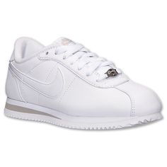 Nike Casual Shoes, Nike Casual, White Leather Shoes, Comfy Flats, Nike Shoes Outfits, Nike Outlet, Nike Free Run