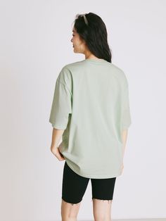 Details: Refreshing bean green T-shirt Loose oversize version The bread pattern on the chest ins style, new and cute Classic round neck design with ribbed trim Materials & Care: Cotton 100% Hand wash | Dry clean Do not bleach Size & Fit: Model is 5'7", Bust 32, Waist 24, Hips 35, wearing a size S Item #: LM2TE34 Bread Pattern, Green Tee, Round Neck Design, Green T Shirt, Green Tshirt, Chic Me, Fresh Green, Neck Designs, Business Casual