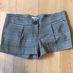 Nwot . Plaid Trouser Shorts. From Forever 21 Size M. Smoke Free Home. Forever 21 Cotton Bottoms For Workwear, Forever 21 High-waisted Shorts With Pockets, Forever 21 Shorts With Pockets, Forever 21 Short Bottoms With Pockets, Forever 21 Cotton Bottoms For Day Out, Chic Forever 21 Short Bottoms, Chic Forever 21 Shorts, Forever 21 Fitted Casual Bottoms, Forever 21 Short Bottoms For Day Out