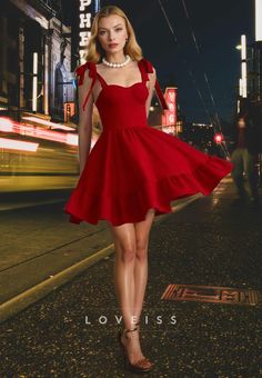 This Sweetheart Sleeveless Satin Pleated A-Line Short Homecoming Dress is the perfect choice for any special occasion. The sweetheart neckline and sleeveless design add a touch of elegance, while the satin fabric and pleated A-line silhouette provide a flattering and comfortable fit. Make a statement at your next event with this beautiful dress. Courthouse Red Wedding Dress, Red Homecoming Dresses Short, Classic Prom Dress, Bowknot Dress, Homecoming Dress Short, Homecoming Formal Dresses, Prom Dresses Simple, Satin Homecoming Dress, Beach Wedding Dress Boho