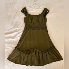 Like Brand New Only Worn Once Mini Dress. Side Zipper. Stretchy Waist Sage Green Dress Casual, Green Dress Outfit, Forest Green Dresses, Sage Green Dress, Green Dress Casual, Adorable Clothes, Wants And Needs, Green Mini Dress, Babydoll Dress