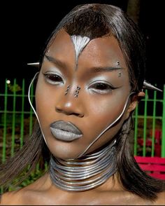 Alien Makeup Editorial, Alien Costume Makeup, Alien Costume Women, Alien Core, Alien Halloween Makeup, Cute Halloween Makeup