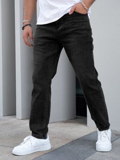 Black Jeans Outfit Mens Casual, Black Jean Outfits Men, Black Slim Jeans Outfit, Boys Jeans Fashion, Slim Straight Jeans Outfit Men, Slim Black Jeans, Slim Fit Jeans Men Outfits