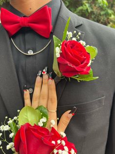 Prom Ideas For Couples, Red Prom Outfits For Guys, Red And Black Suit, Guys Hoco Outfit, Red Prom Suit, Couples Prom Pictures, Black Prom Suits, Couples Prom