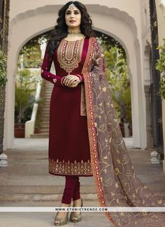 Pakistani Dresses Party, Orang India, Pakistani Salwar, Churidar Suits, Gaun Fashion, Fancy Kurti, Pakistani Dresses Casual, Designer Salwar