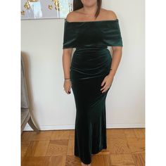 Vince Camuto - Emerald Green Velvet Off The Shoulder Dress - Size 8 Worn Once, Extremely Comfortable And Not Restricting. Can Still Raise Your Arms Over Your Head. Perfect For A Fall Or Winter Wedding. Perfect Condition. Great For Possible Maternity. Velvet Off The Shoulder Dress, Emerald Green Velvet, Vince Camuto Dress, Off The Shoulder Dress, Size 8 Dress, Green Velvet, Your Head, Vince Camuto, Winter Wedding