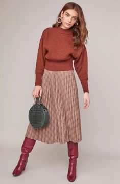 Relax Fashion, Snappy Casual, Skirt Outfits Fall, Mid Skirt, Cooler Look, Red Boots, Cute Winter Outfits, Fall Skirts