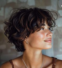 Modern Short Curly Hairstyles, Cool Short Curly Hairstyles, Short Curly Haircuts Fine Hair, Short Wavy Hair Haircuts, Short Hair Volume Cut, Short Haircuts For Fine Curly Hair, Short Shaggy Curly Hair, Short Hair Styles Wavy Hair, Short Naturally Wavy Hair