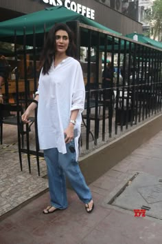 Jeans Pent, Panjabi Dress, Karishma Tanna, Colored Denim Jeans, 70s Inspired Outfits, Fav Outfit, Casual Weekend Style, Simpsons Drawings, Short Kurtis