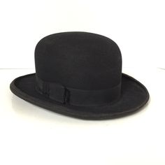 Great vintage Men's black derby hat In good condition considering the age. This is very old. Circa 1915. Made by Crestwell NY. Size- 6 7/8 Vintage Pink Bathroom, Vintage Coat Rack, Mens Hat, Hat Hooks, Derby Hat, Vintage Hat, Derby Hats, Black Hat, Cool Hats