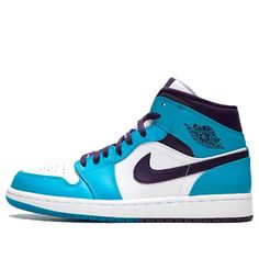 Air Jordan 1 Mid Sky Blue 554724-415 Sky Blue Shoes, Designs Clothes, Sneakers Air Jordan, Blue Basketball Shoes, Nike 1, Vapour Max Nike, Blue Basketball, Nike Sacai, Low Air Jordan 1