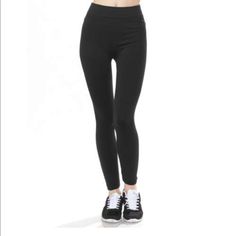 The Women's Fornia Fleece Leggings Are Perfect For Gym Sessions And Coffee Shop Stops. These Fleece-Lined Leggings For Women Are One Size Fits Most And Also Work As A Base Layer For Extra Cold Days. The Medium Weight 100% Recovery Fabric Will Easily Stretch To Fit Every Figure. Get The Best Of Comfort And Warmth With The Women's Fornia Fleece Leggings From Scheels! Features: One Size Fits Most Fleece-Lined Legging Medium Weight With 100% Recovery Specs: Imported Hand Wash Cold, Hang Dry Material Jogging Leggings, Flex Leggings, Fabletics Leggings, Lined Leggings, Old Navy Maternity, Fleece Leggings, Maternity Leggings, Stretchy Leggings, Performance Leggings