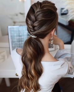 Hair Bun Quotes, Hairstyle Wedding, Bangs Short, Pretty Braided Hairstyles, New Hairstyle, Short Hair Over 60, Long Bob Hairstyles, Trendy Hair