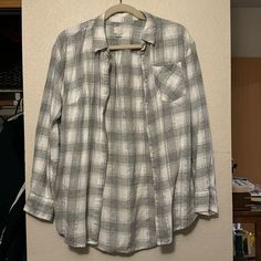 Sparkle Grey And White Flannel. Literally Brand New! Classic Spring Flannel Shirt For Everyday, Plaid Flannel Shirt For Everyday Spring Wear, Spring Everyday Long Sleeve Flannel Shirt, Spring Everyday Plaid Shirt, Plaid Cotton Shirt For Day Out, Spring Everyday Flannel Shirt, Spring Flannel Shirt For Everyday, Flannel Shirt For Everyday Spring Wear, Spring White Button-up Flannel Shirt