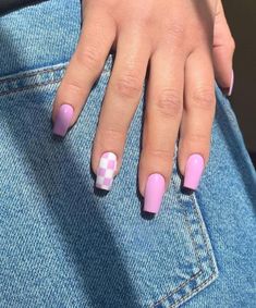 Lilac Nails, Purple Acrylic Nails, Simple Gel Nails, Summery Nails, Casual Nails, Cute Gel Nails, Acrylic Nails Coffin Short, Short Acrylic Nails Designs, Pink Acrylic Nails