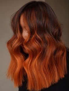 Bright Copper Hair, Orange Ombre Hair, Red Balayage Hair, Cheveux Oranges, Rambut Brunette, Red Ombre Hair, Hair Color Orange, Ginger Hair Color, Hair Color Auburn