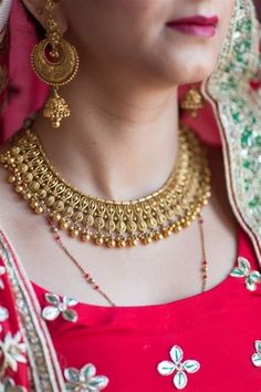 Artificial Jewels To Be Loved | Gold Necklace Designs Bridal Gold Necklace, Gold Necklace Indian, Gold Jewelry Simple Necklace, Gold Necklace Indian Bridal Jewelry, Antique Jewelry Indian, Gold Wedding Jewelry, Wedding Jewellery Collection, Bridal Fashion Jewelry, Gold Bride Jewelry