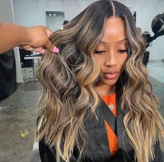 Kelly Rowland Hair, Blonde Black Women, Balayage Black, Weave Curls, Short Ombre Hair, Natural Hair Cuts, Black Ponytail Hairstyles, Brunette Hair With Highlights, Fall Blonde