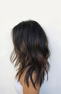 25 Sexy Black Hair With Highlights You Need To Try - The Trend Spotter Brunette Hair Color With Highlights, Partial Balayage, Black Hair Balayage, Hair With Highlights, Balayage Hair Dark, Black Hair With Highlights, Brown Hair Balayage, Short Hair Balayage, Hair Color Highlights