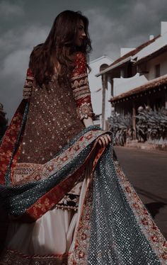 Neelam Muneer, Desi Wedding Dresses, Pose Fotografi, Indian Photoshoot, Desi Clothes, Simple Pakistani Dresses, Beautiful Dress Designs, Indian Dress, Fancy Dress Design